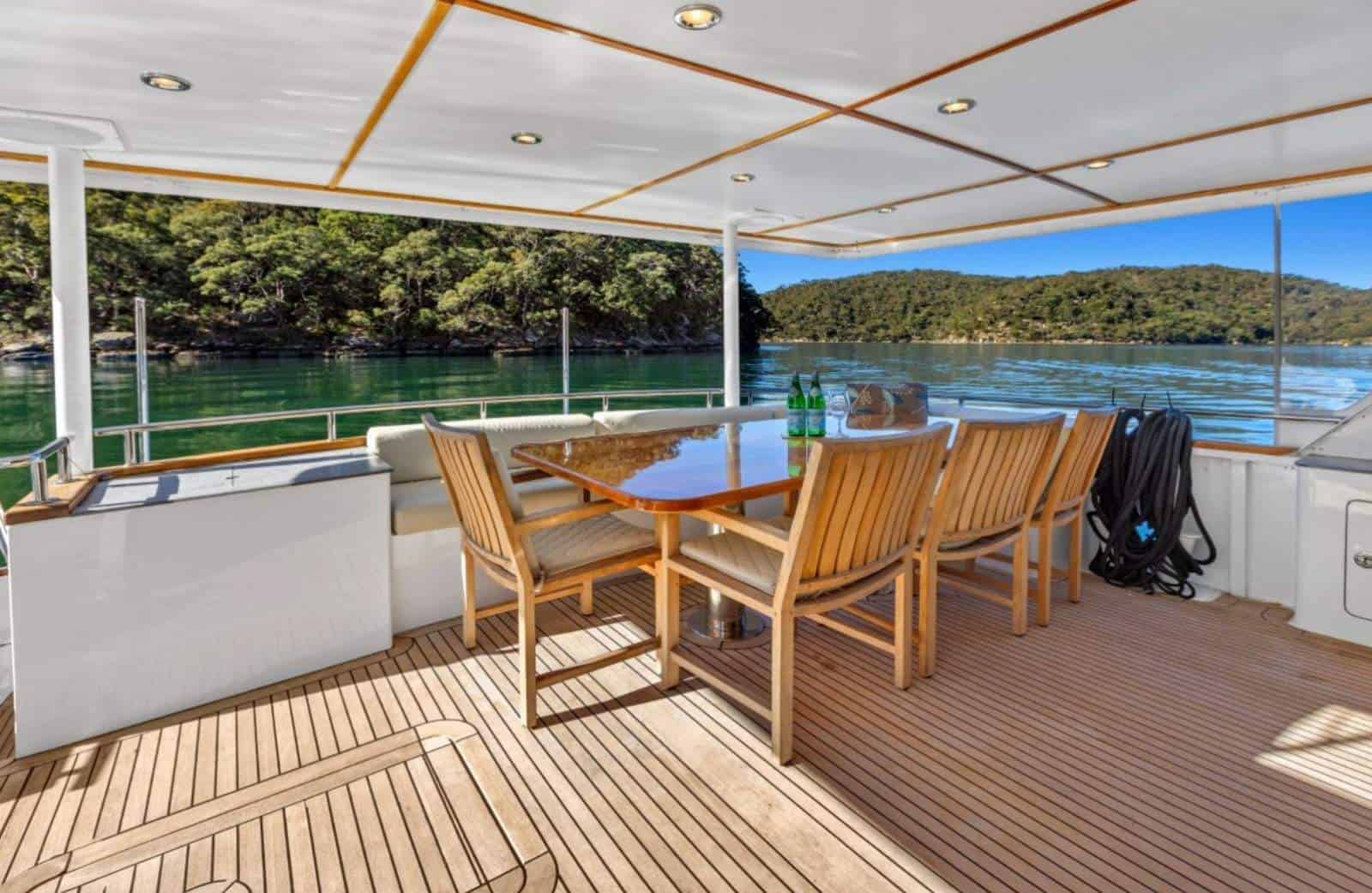 1992 Custom 25M Expedition Motor Yacht photo 10